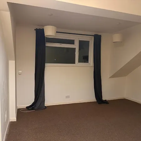 Double Bed Near Centre